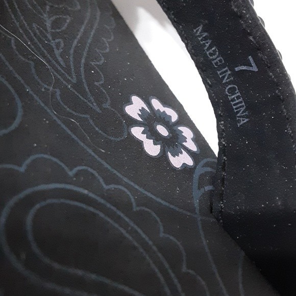 Rustic Couture Blinged Thong Sandals | Casual Sparkle Glam Summer Sandals US 7 - Picture 6 of 6